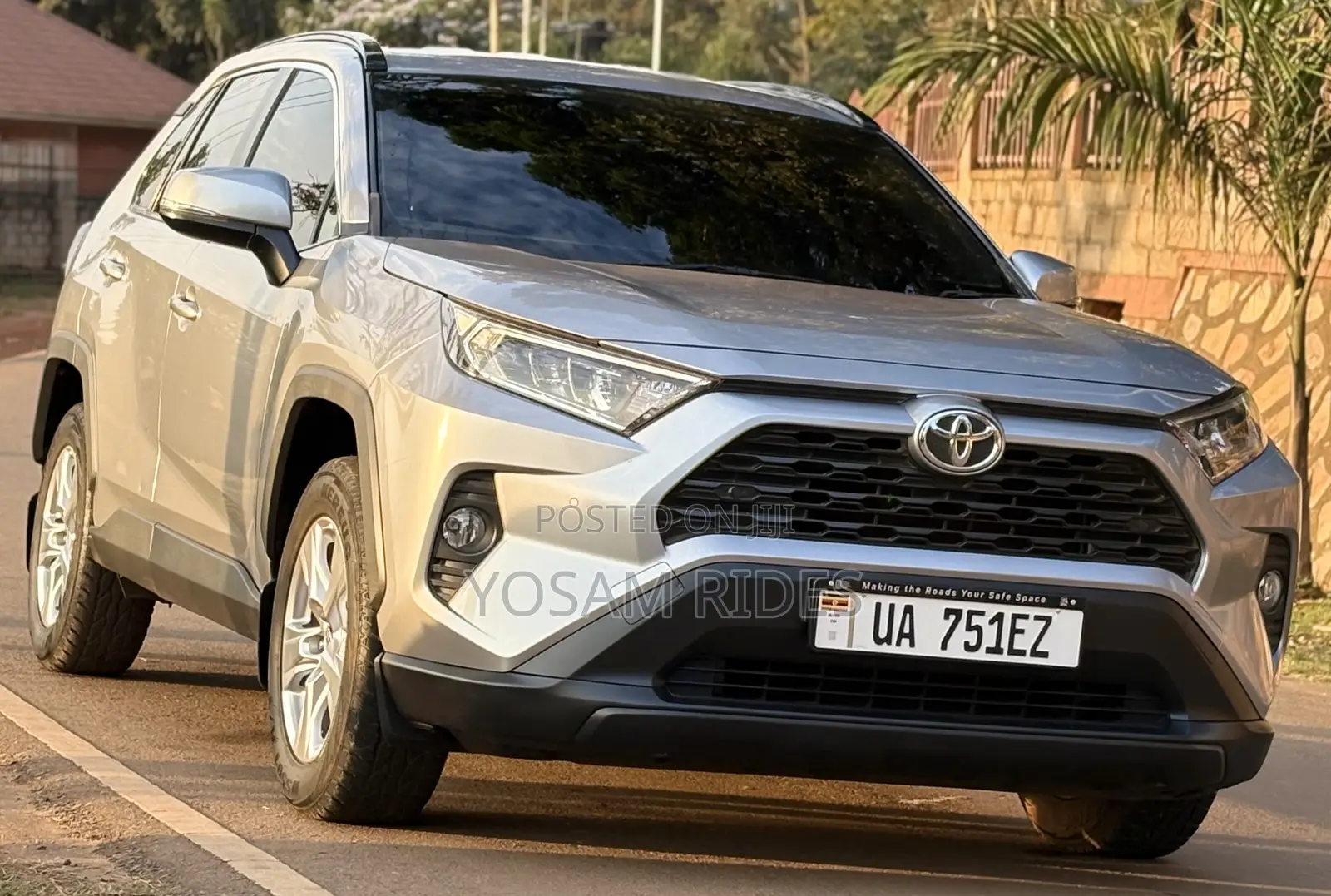 Toyota RAV4 XLE Premium FWD 2020 Silver