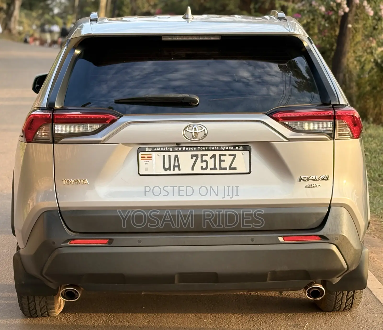 Toyota RAV4 XLE Premium FWD 2020 Silver