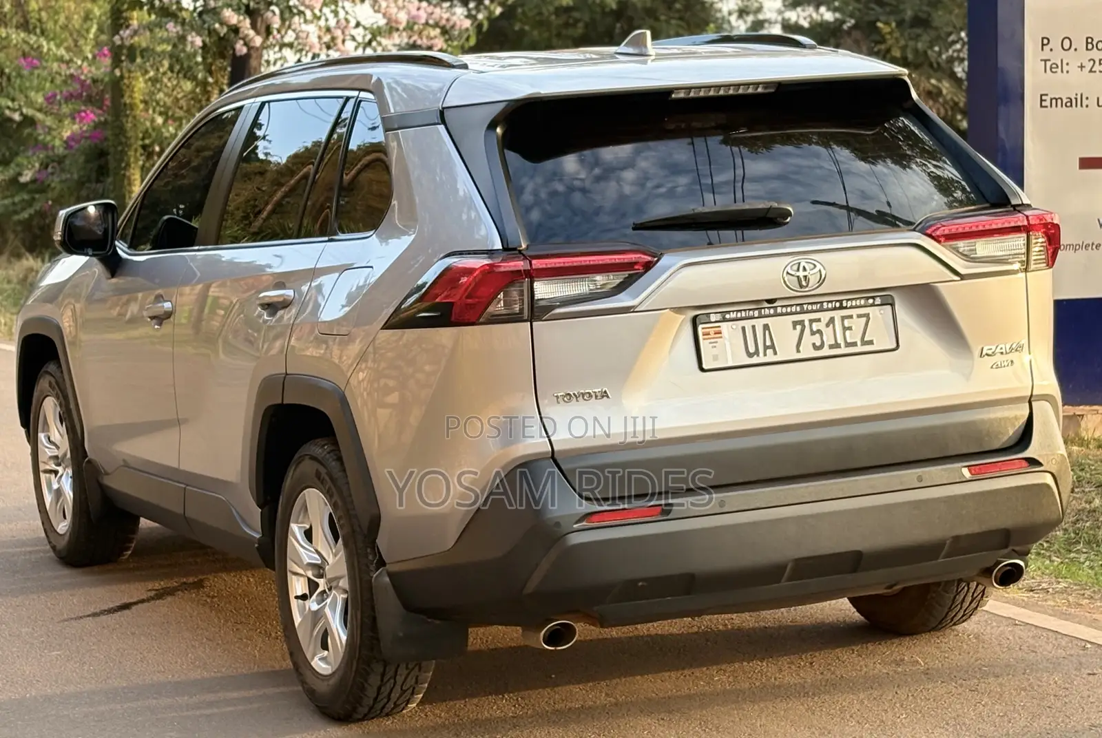 Toyota RAV4 XLE Premium FWD 2020 Silver