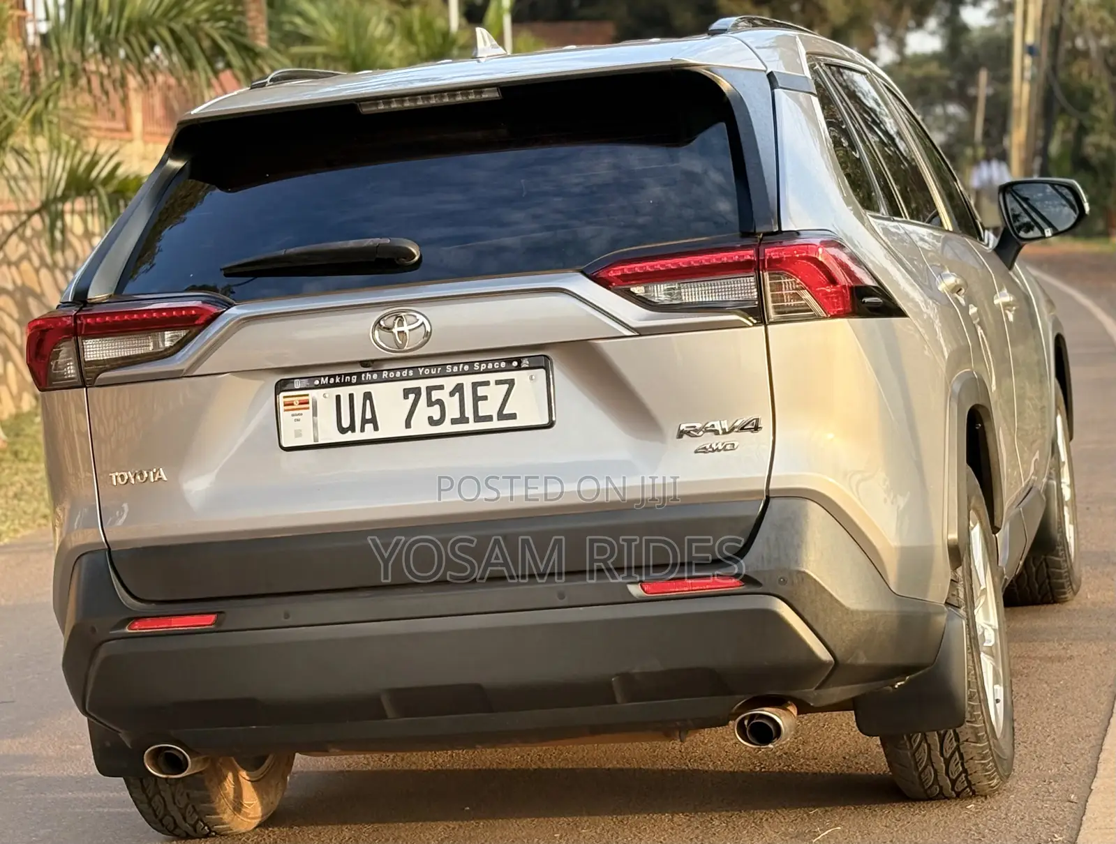 Toyota RAV4 XLE Premium FWD 2020 Silver