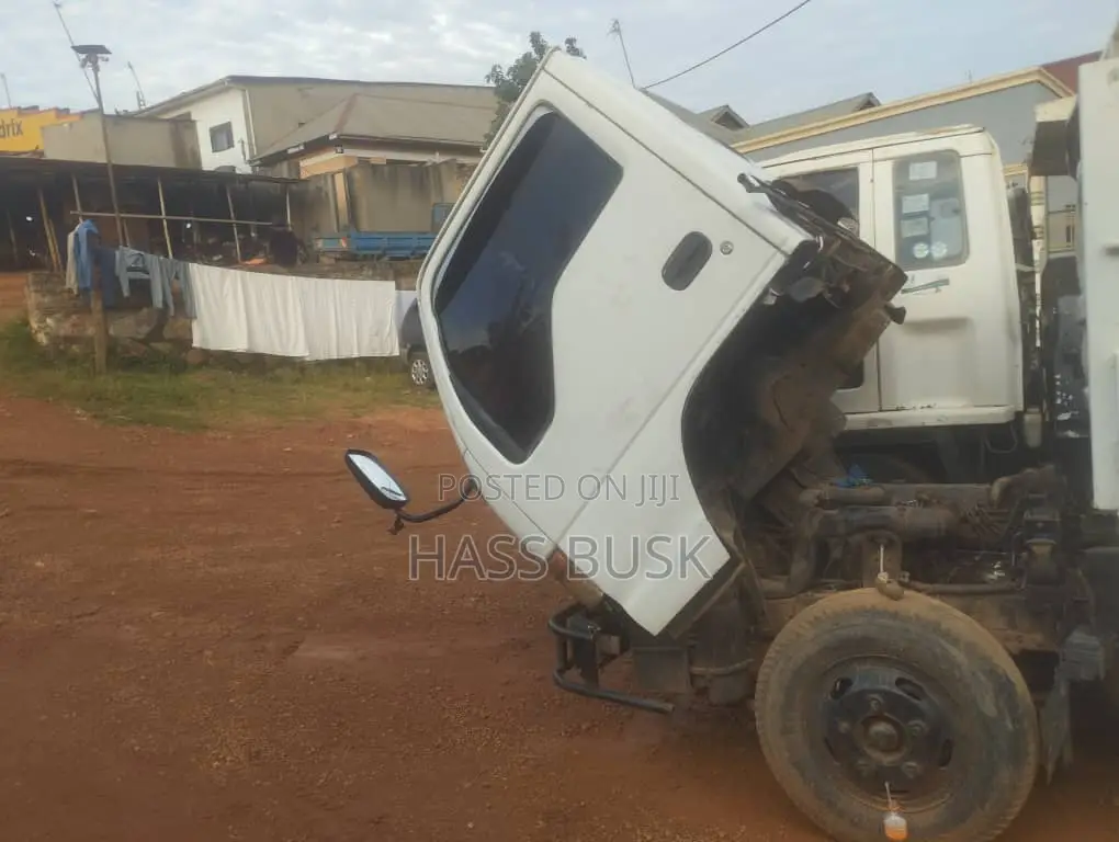 Isuzu Elf Truck