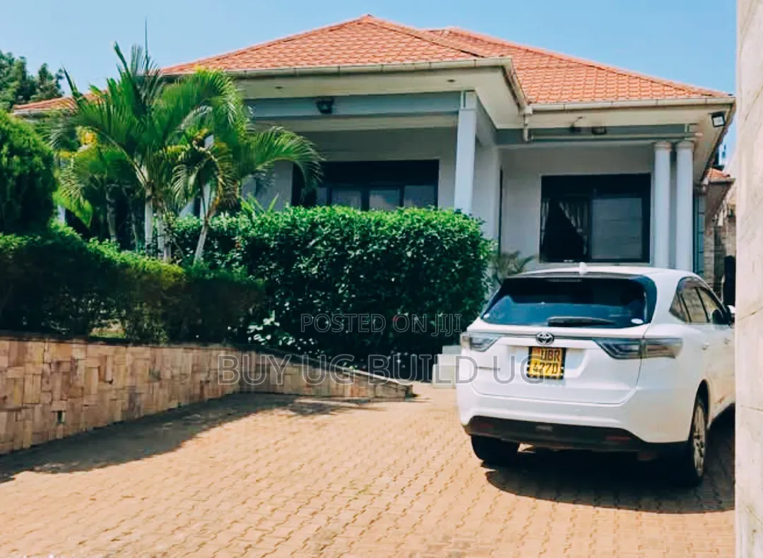 3bdrm Bungalow in Kira-Nsasa for sale