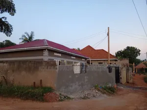 2bdrm House in Seguku, Central Division for sale
