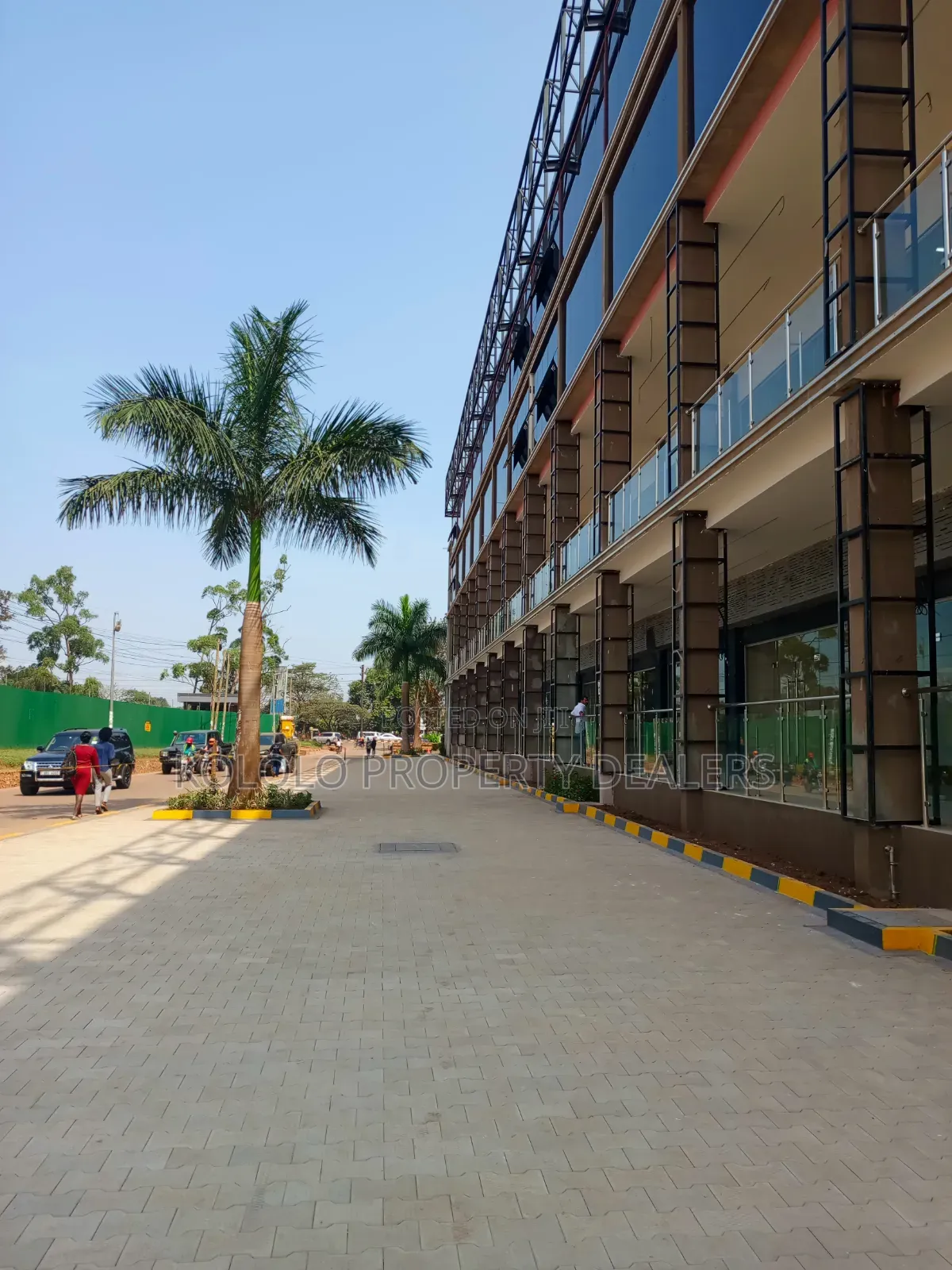 Showroom for Rent on Lugogo Bypass