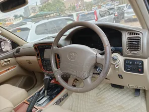 Toyota Land Cruiser Cygnus 4.7 2006 Black