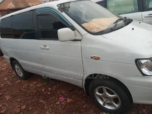 Toyota Noah 2002 Silver