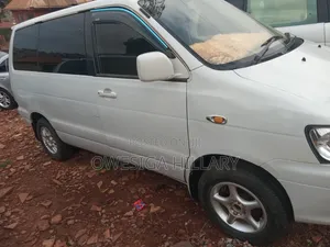 Toyota Noah 2002 Silver