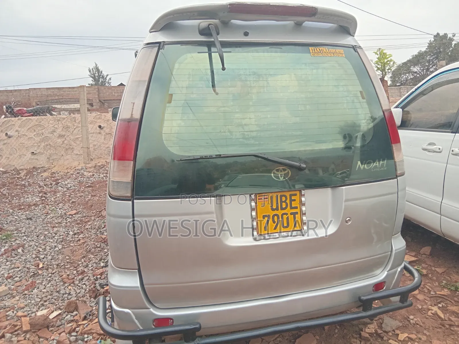 Toyota Noah 2.0 AWD (8 Seater) 2001 Silver