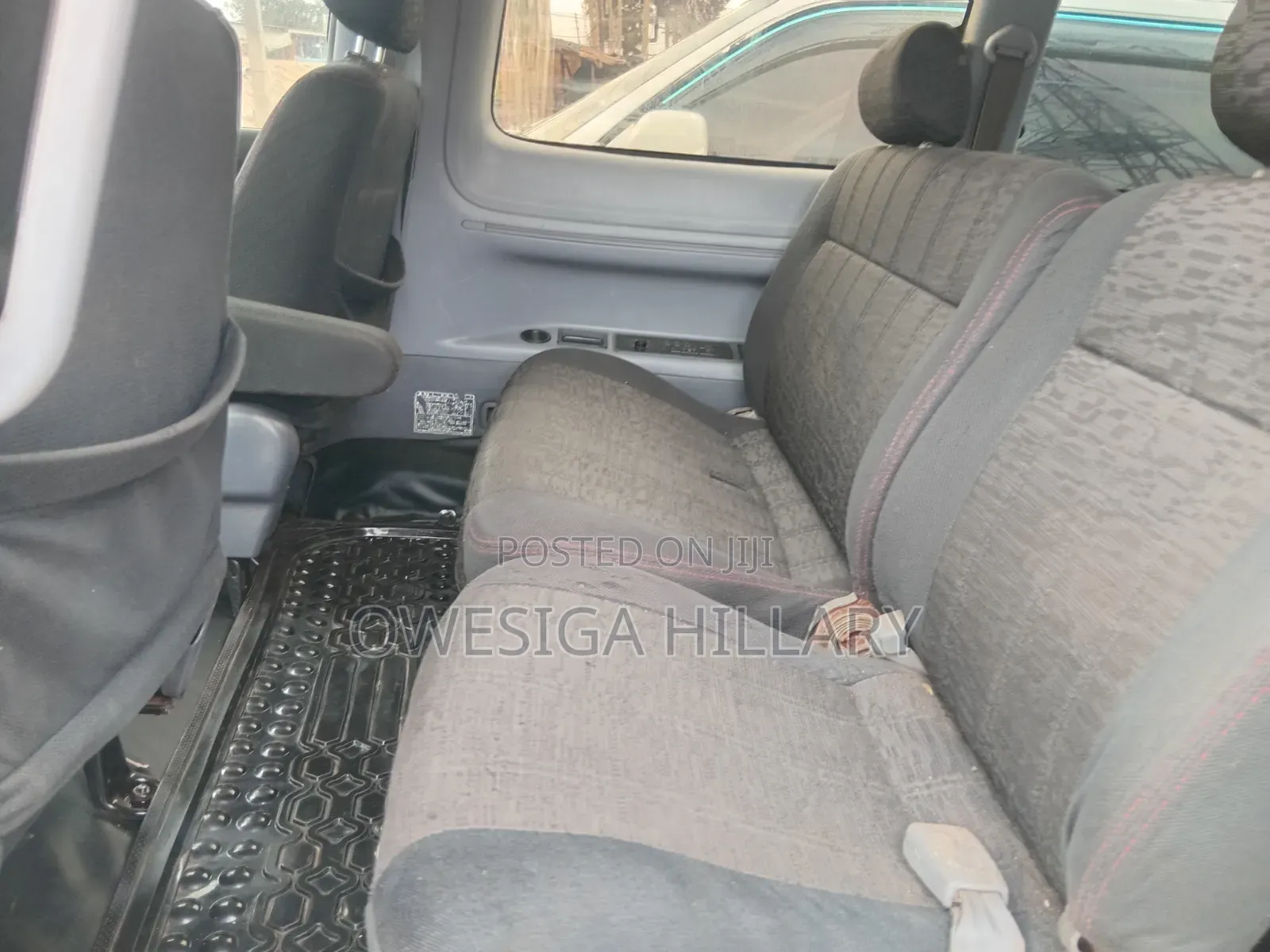 Toyota Noah 2.0 AWD (8 Seater) 2001 Silver