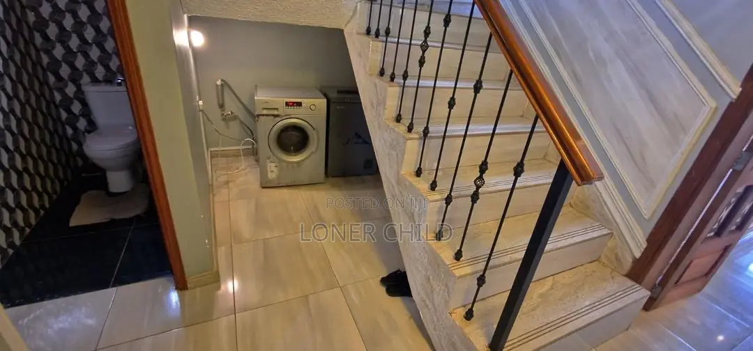 4bdrm Bungalow in Garuga, Central Division for sale