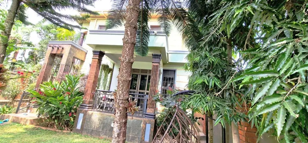 4bdrm Bungalow in Garuga, Central Division for sale