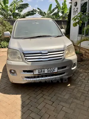 Toyota Noah 2.0 FWD (8 Seater) 2002 Silver