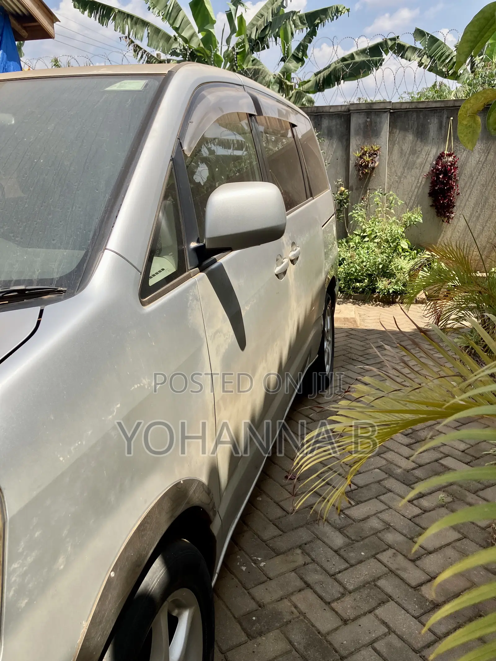 Toyota Noah 2.0 FWD (8 Seater) 2002 Silver