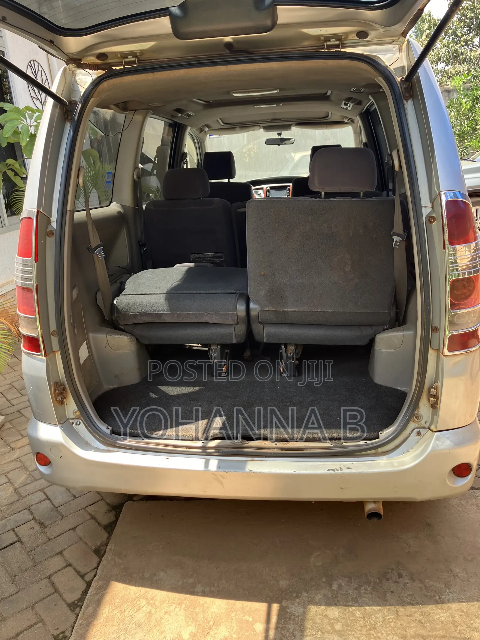 Toyota Noah 2.0 FWD (8 Seater) 2002 Silver