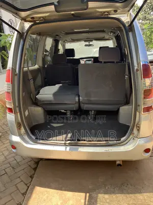 Toyota Noah 2.0 FWD (8 Seater) 2002 Silver