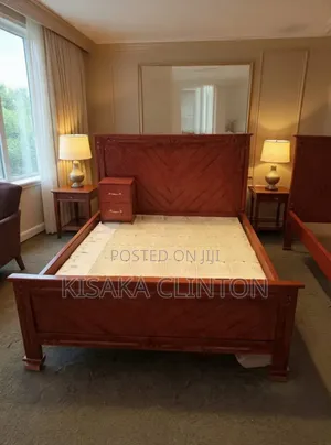 Brown 5*6 Bed in Hardwood Timber