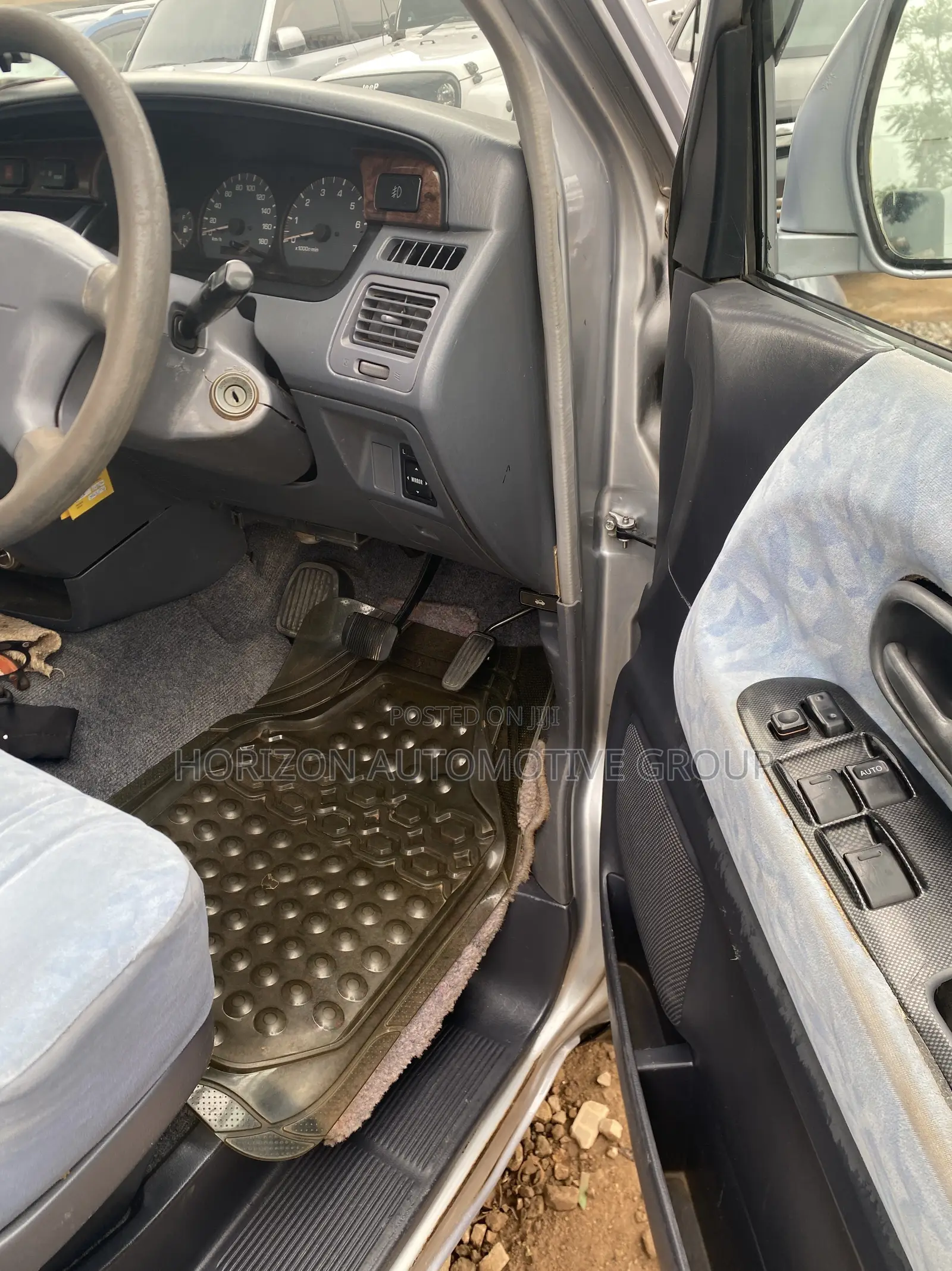 Toyota Noah 2.0 FWD (8 Seater) 2001 Gray