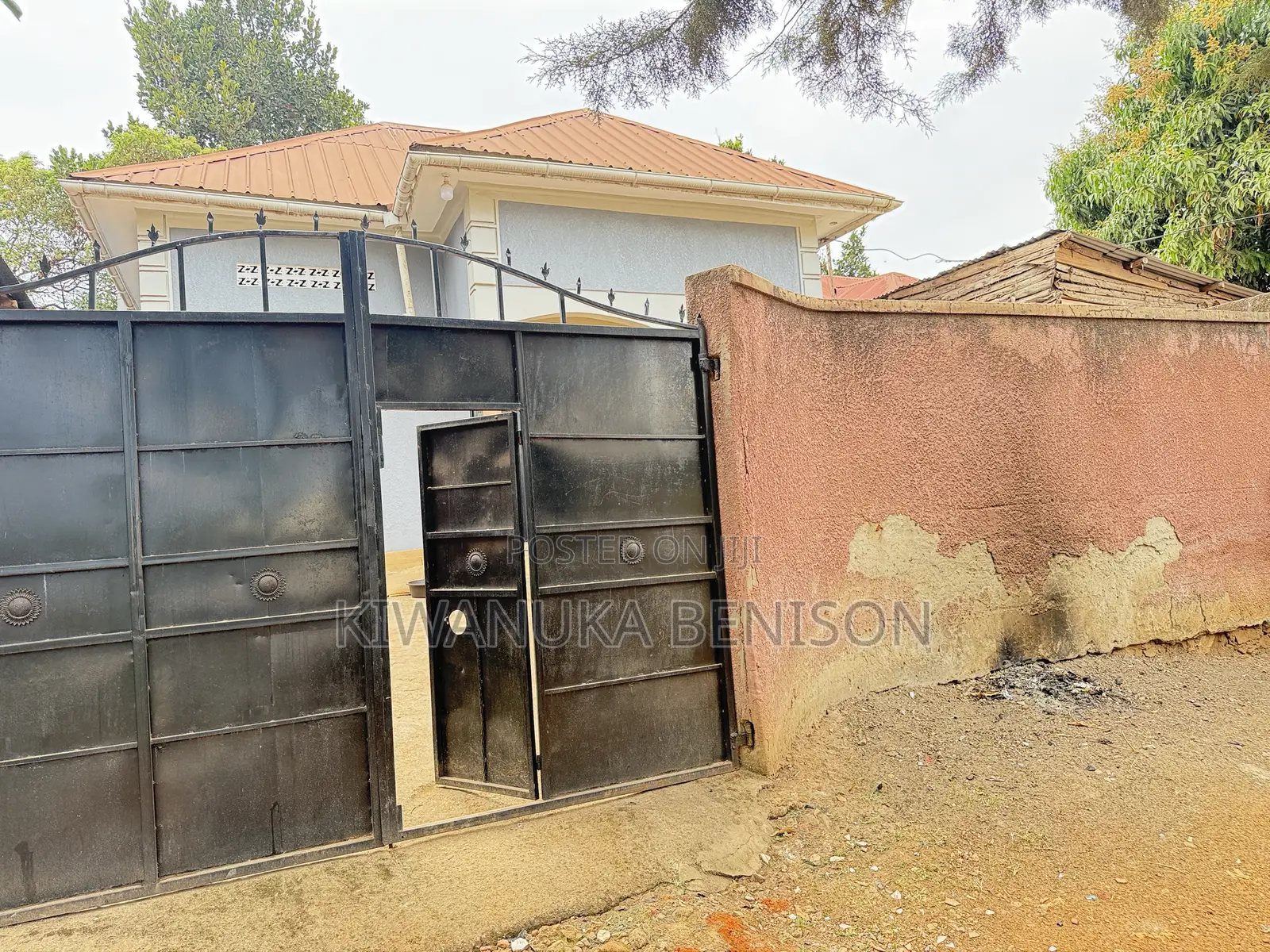 Furnished 2bdrm House in Buddo, Wakiso / Wakiso for sale
