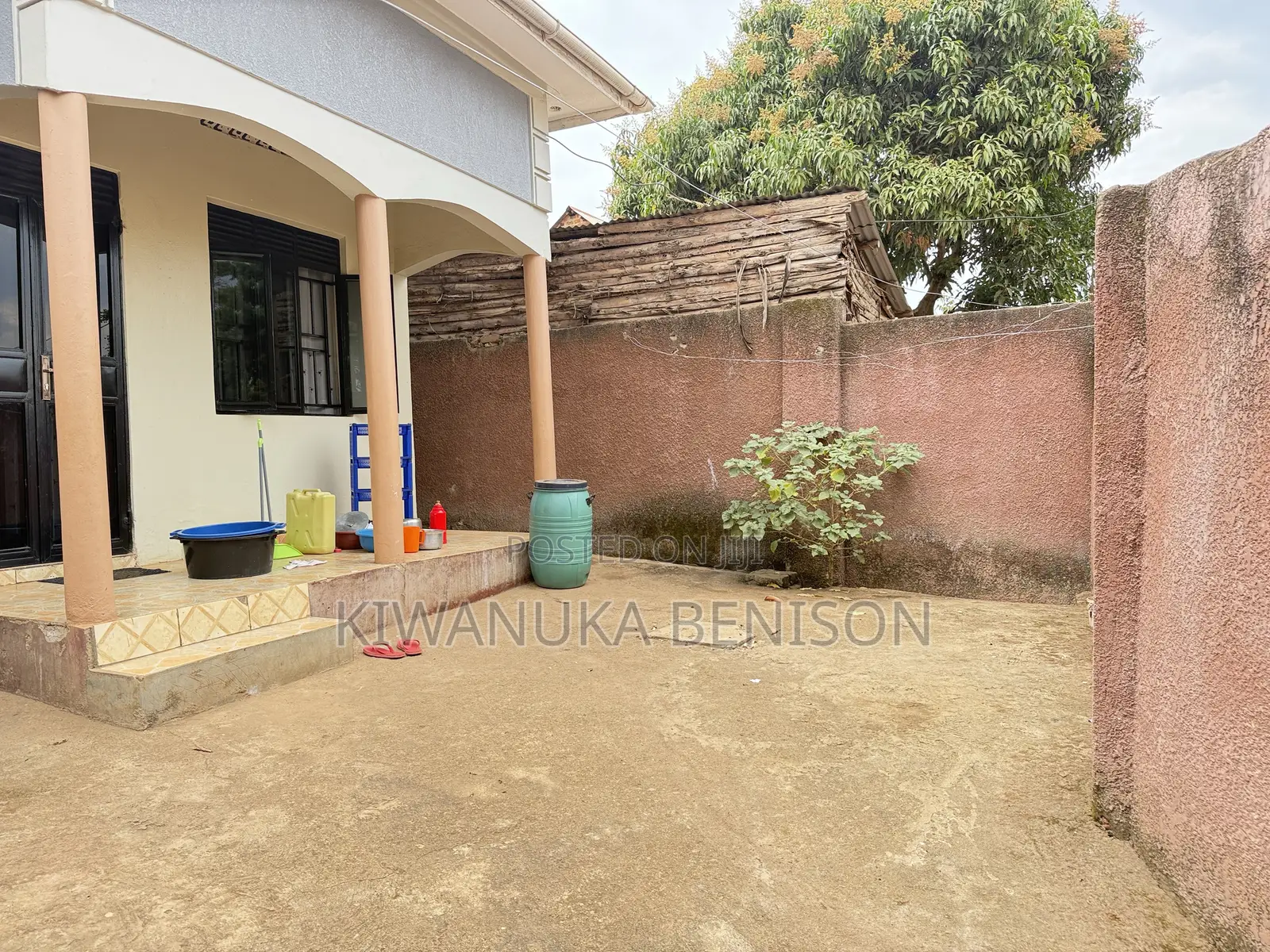 Furnished 2bdrm House in Buddo, Wakiso / Wakiso for sale