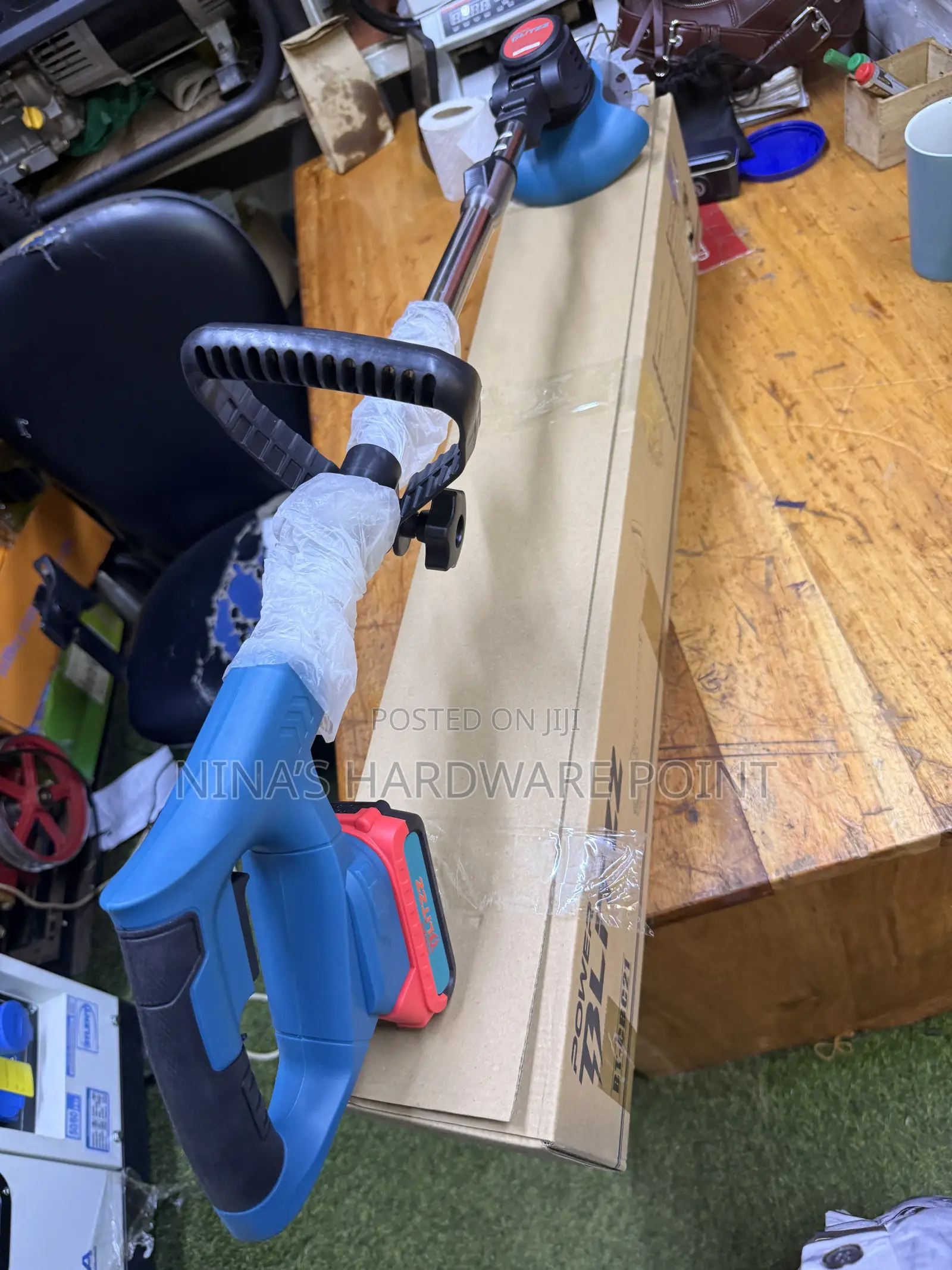 Brush Cutter/ Cordless Grasscutter