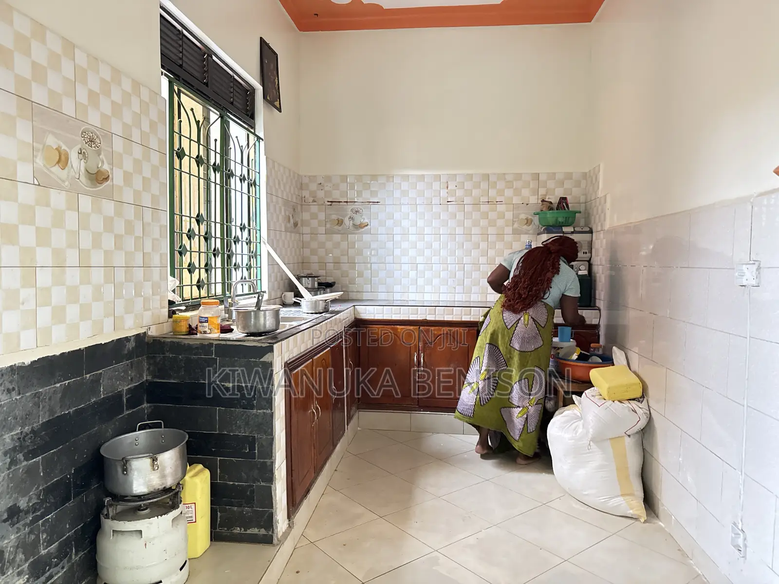 Furnished 3bdrm Apartment in Buddo, Central Division for sale