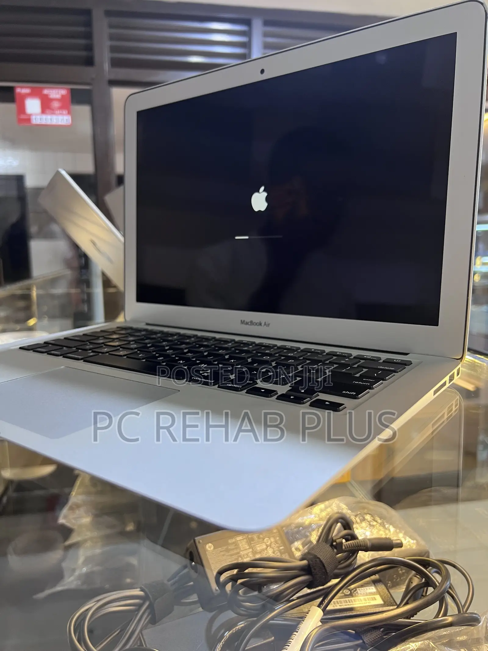 Laptop Apple MacBook Air 4GB Intel Core i5 SSD 128GB