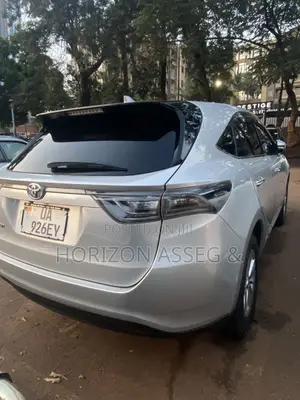 Toyota Harrier 2.0 4WD 2014 Silver