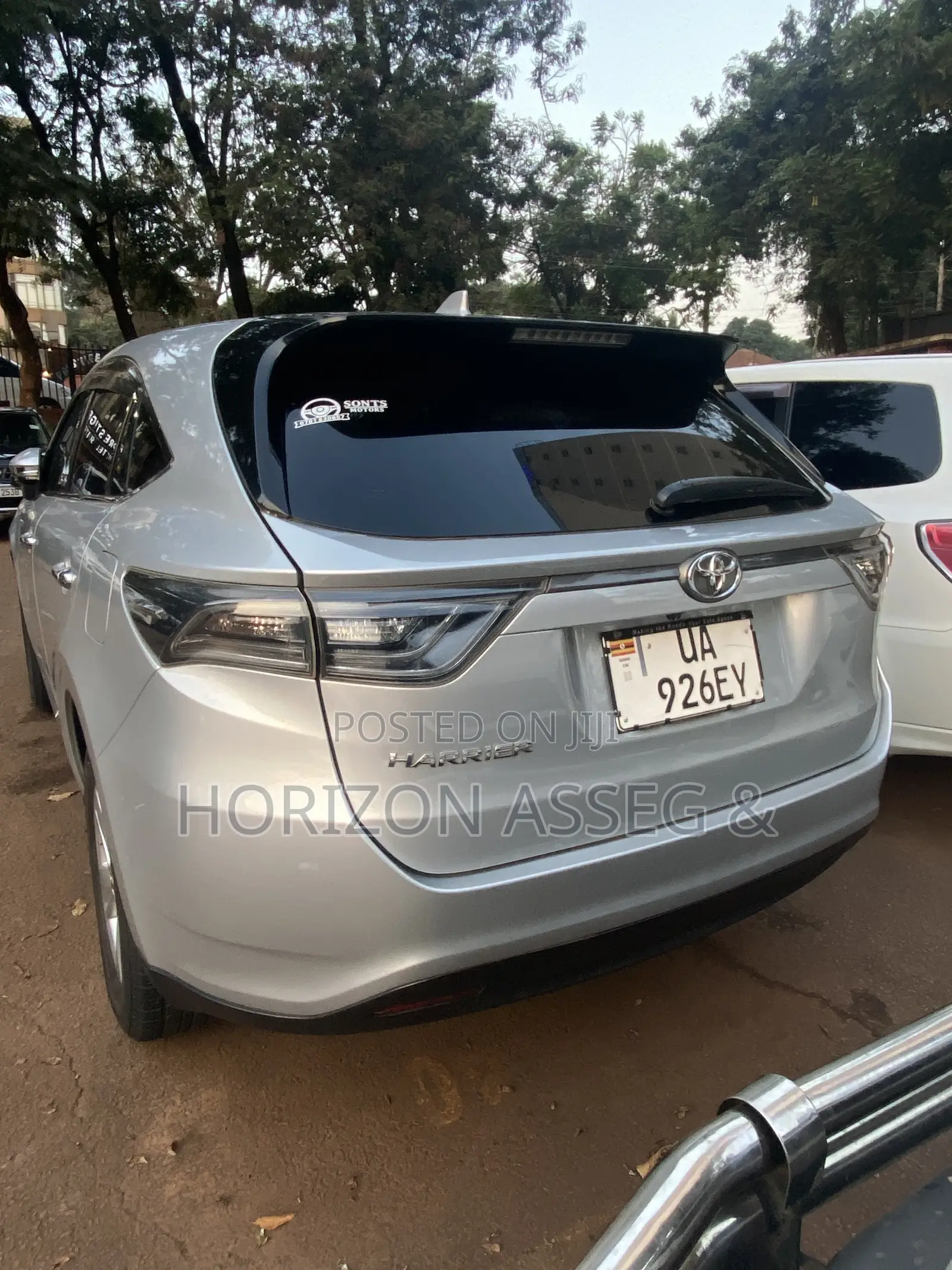 Toyota Harrier 2.0 4WD 2014 Silver