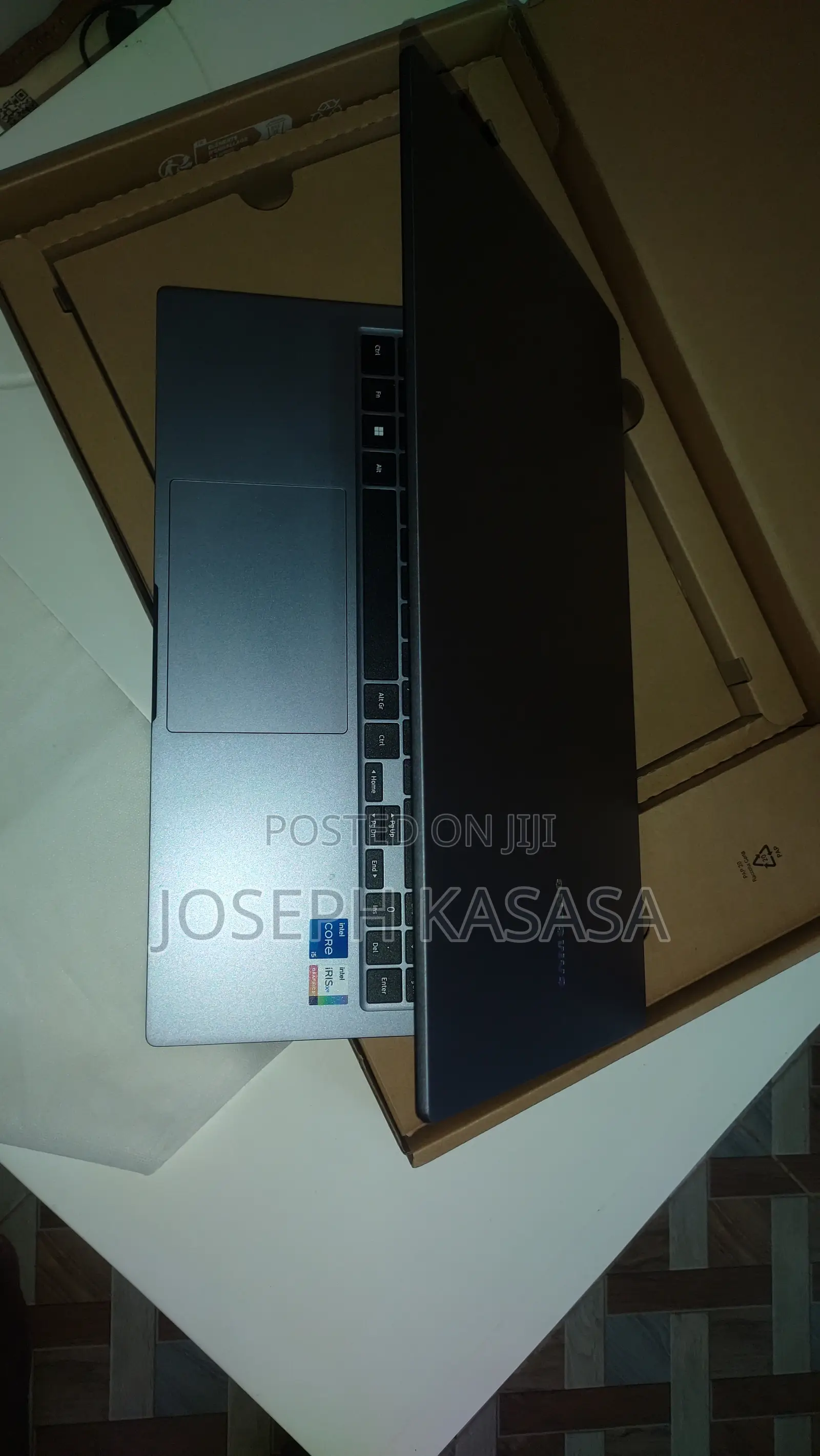 New Laptop Samsung Galaxy Book4 8GB Intel Core i5 SSD 512GB