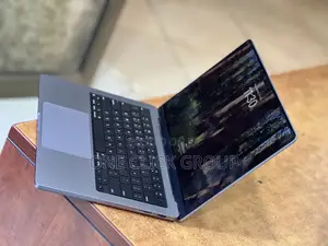 New Laptop Apple MacBook Pro 2024 M3 8GB Apple M3 SSHD (Hybrid) 512GB