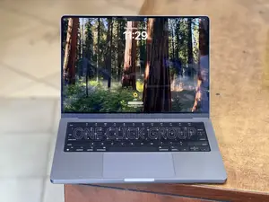 New Laptop Apple MacBook Pro 2024 M3 8GB Apple M3 SSHD (Hybrid) 512GB