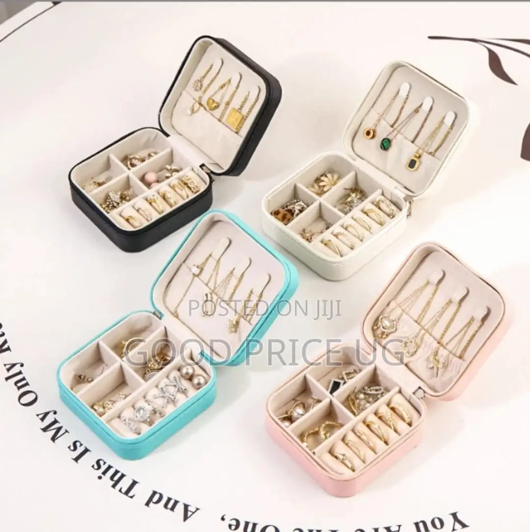 Compact, Zippered Mini Jewelry Boxes