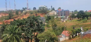 25 Decimals at Bwebajja Dundu Entebbe Road With Clear Lake 250m Ugx