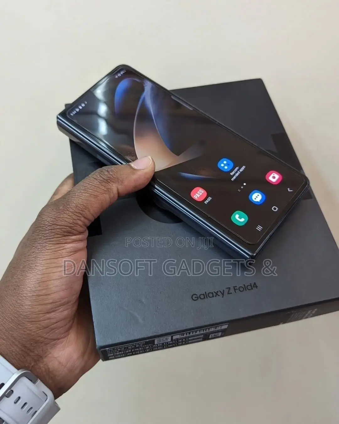 New Samsung Galaxy Z Fold4 256 GB Gray