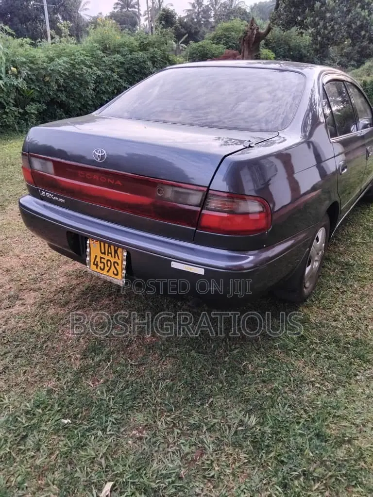 Toyota Corona 1995 Green
