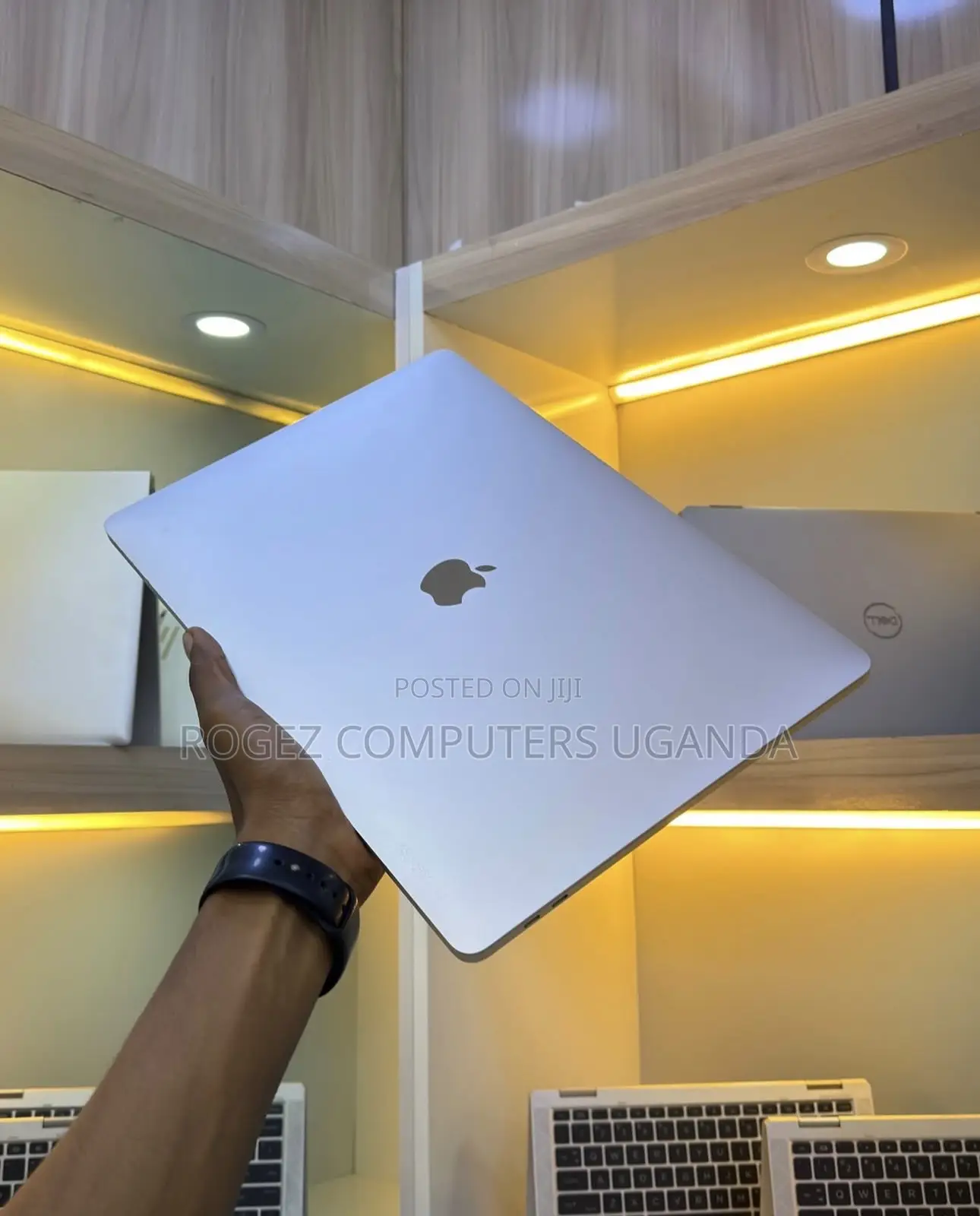 New Laptop Apple MacBook Pro 2017 16GB Intel Core i7 SSD 512GB