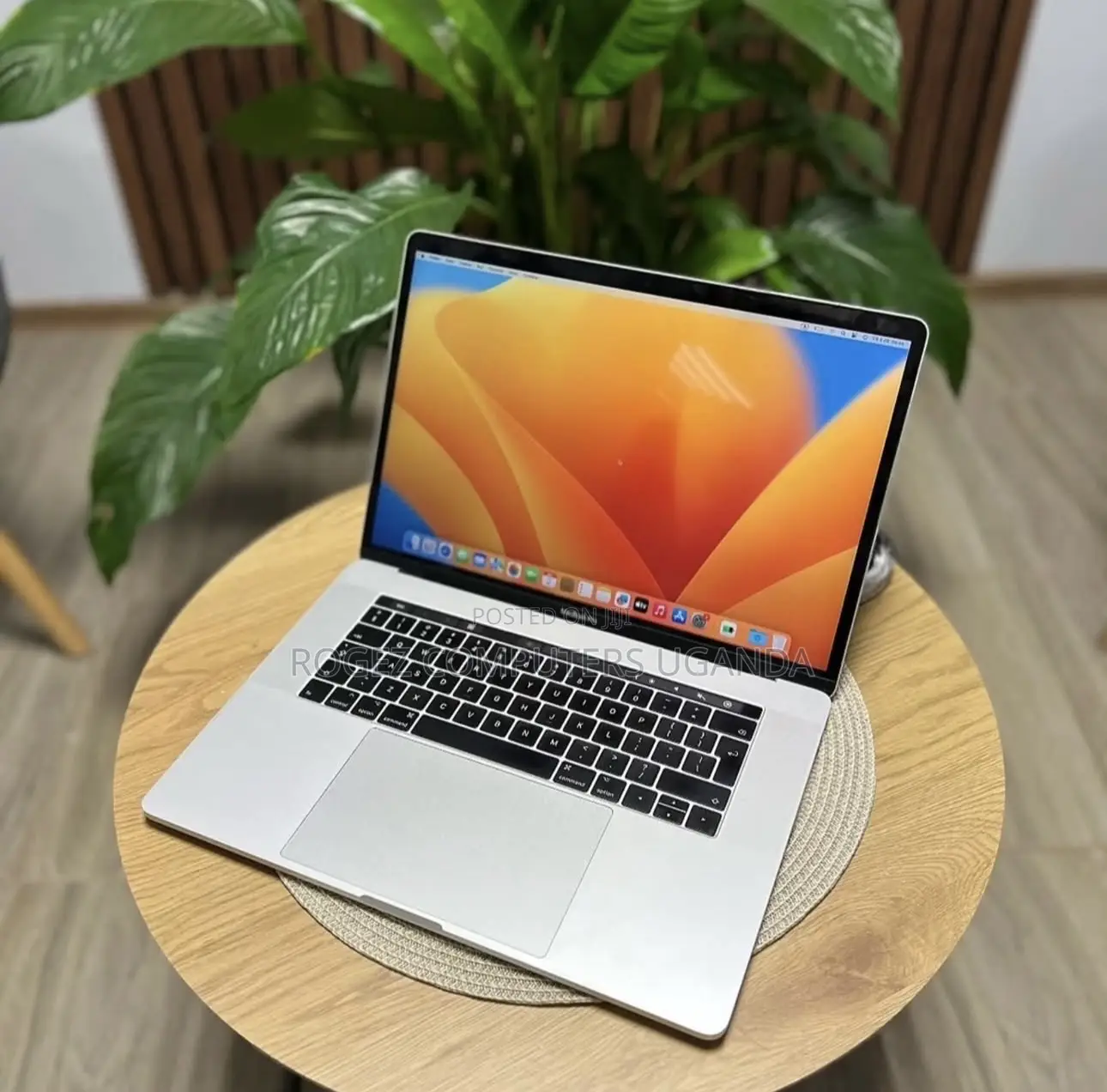 New Laptop Apple MacBook Pro 2017 16GB Intel Core i7 SSD 512GB