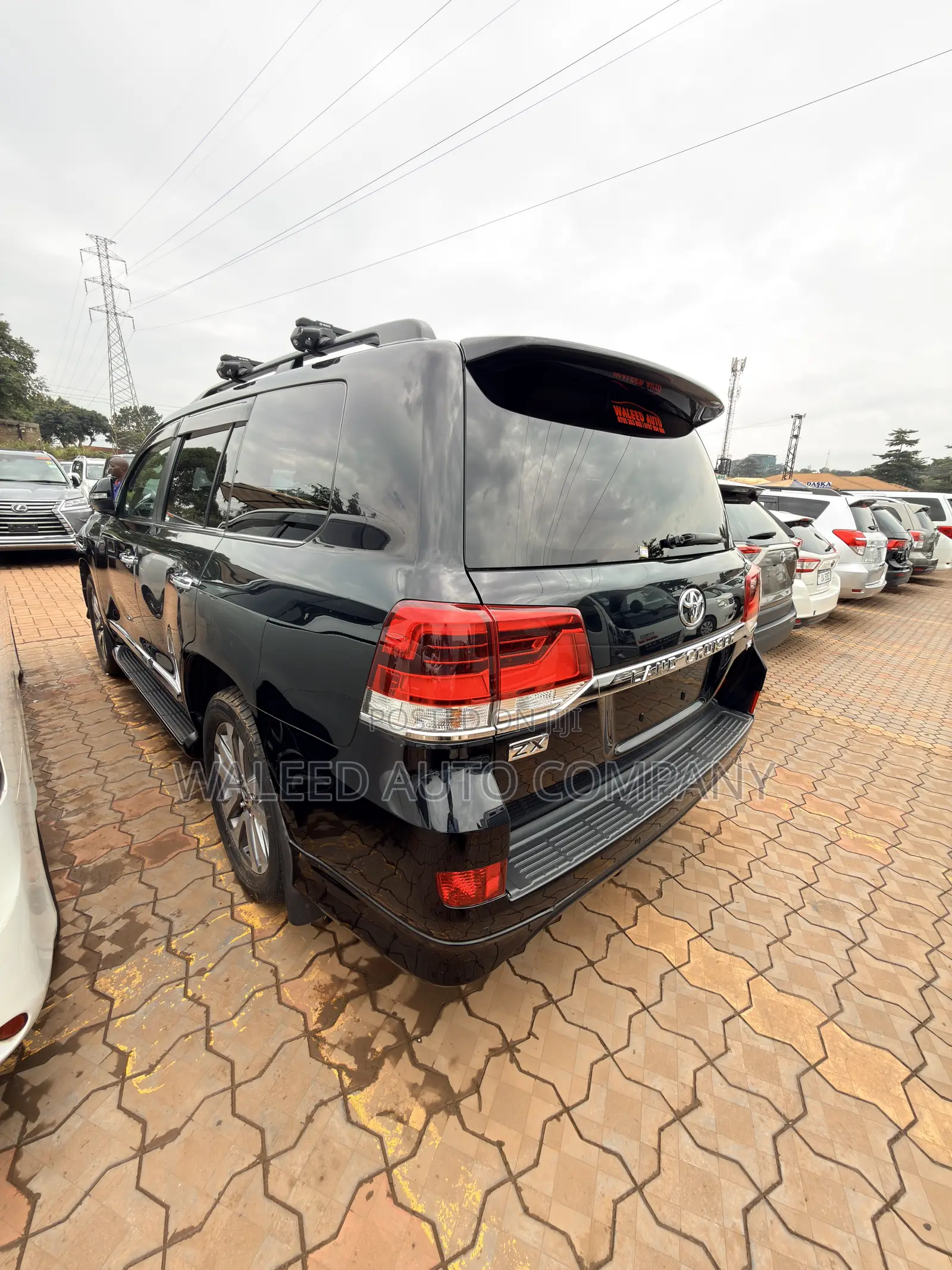 Toyota Land Cruiser 4.6 V8 ZX 2017 Black