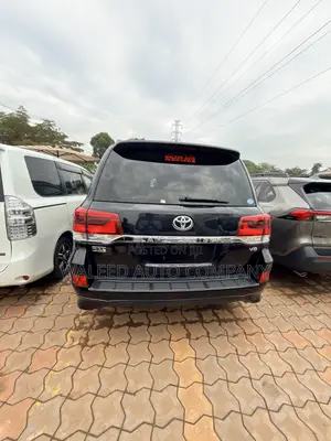 Toyota Land Cruiser 4.6 V8 ZX 2017 Black