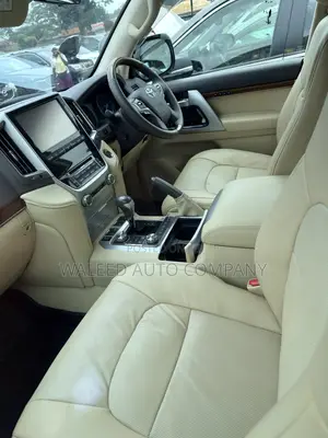 Toyota Land Cruiser 4.6 V8 ZX 2017 Black