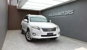Toyota Vanguard 2012 White