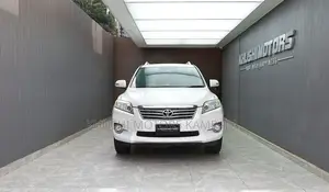 Toyota Vanguard 2012 White