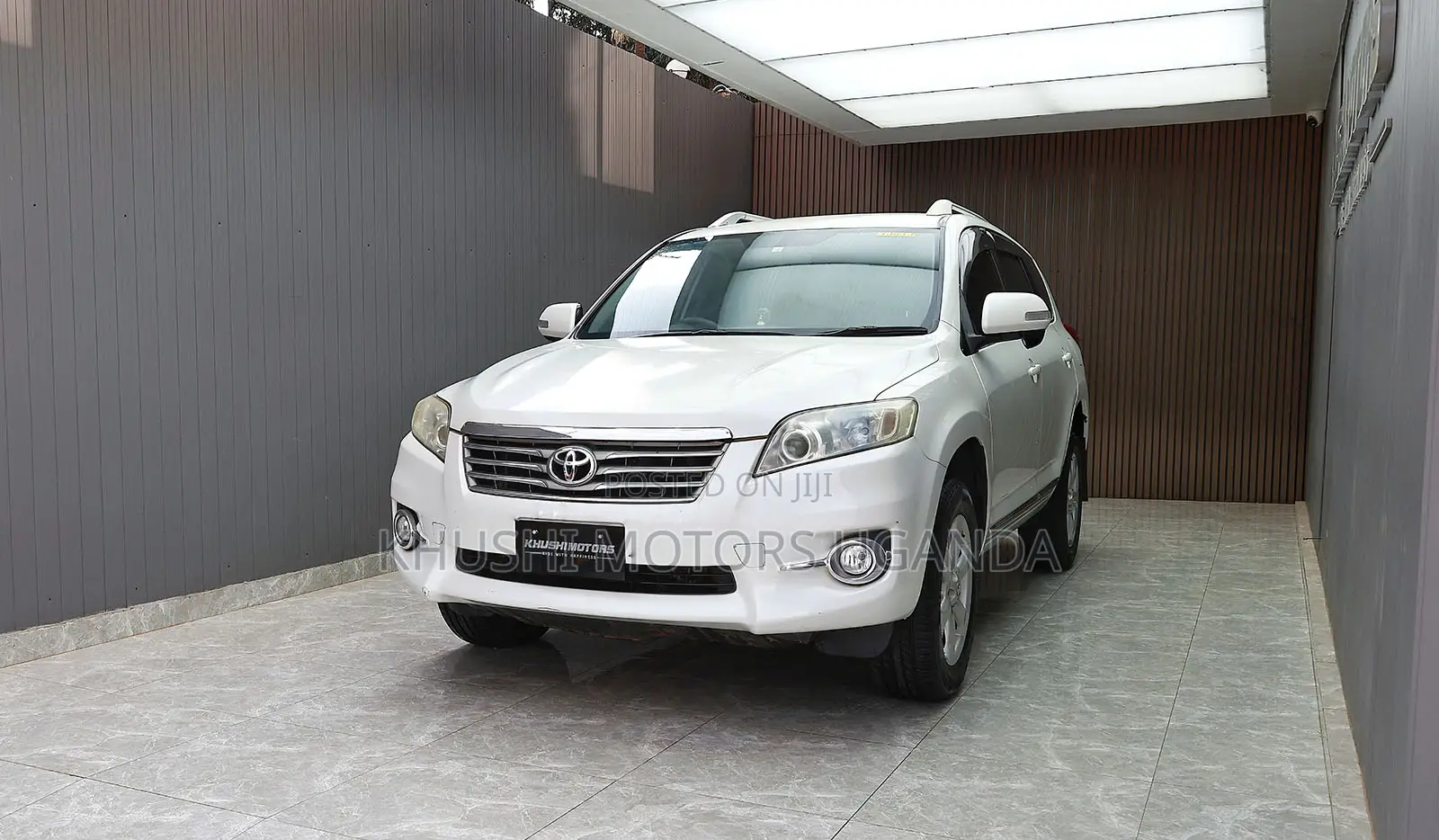 Toyota Vanguard 2012 White