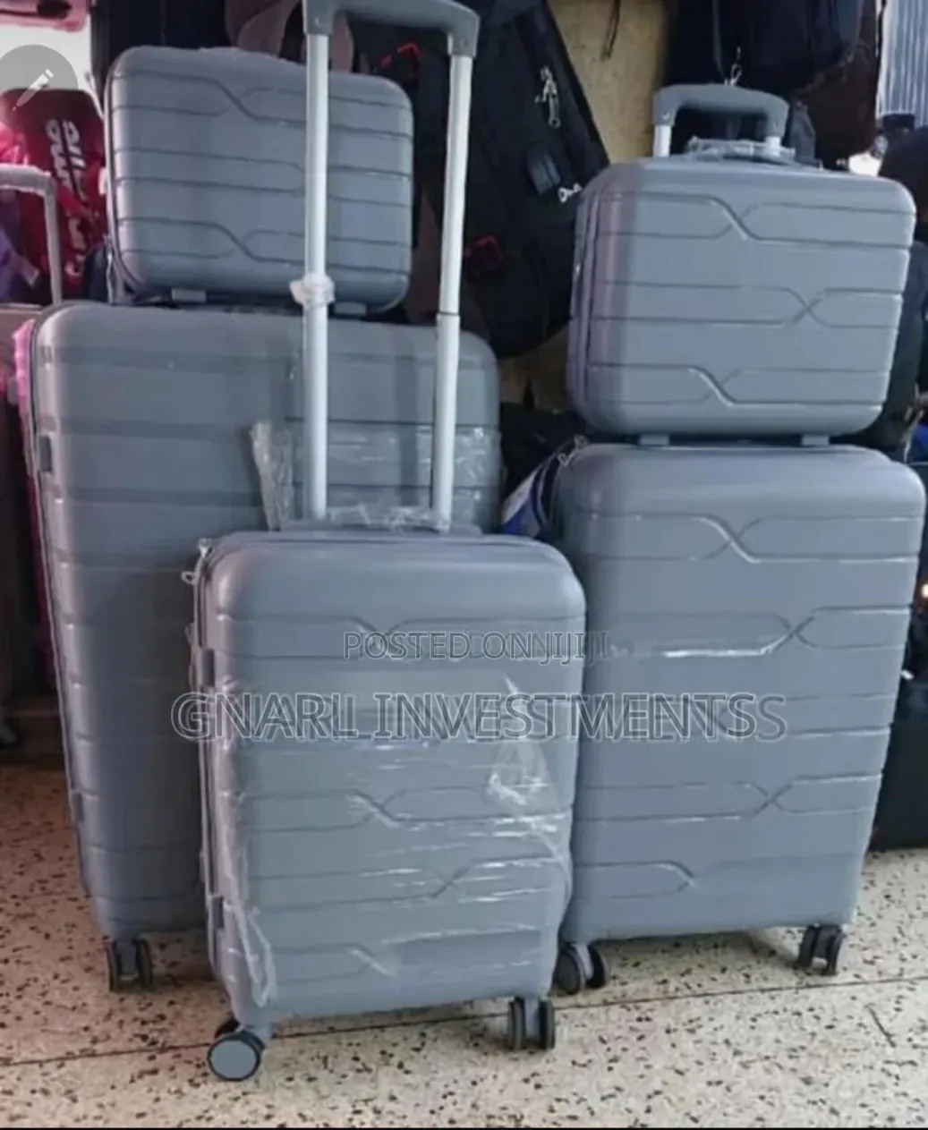 4 Set Suit Cases