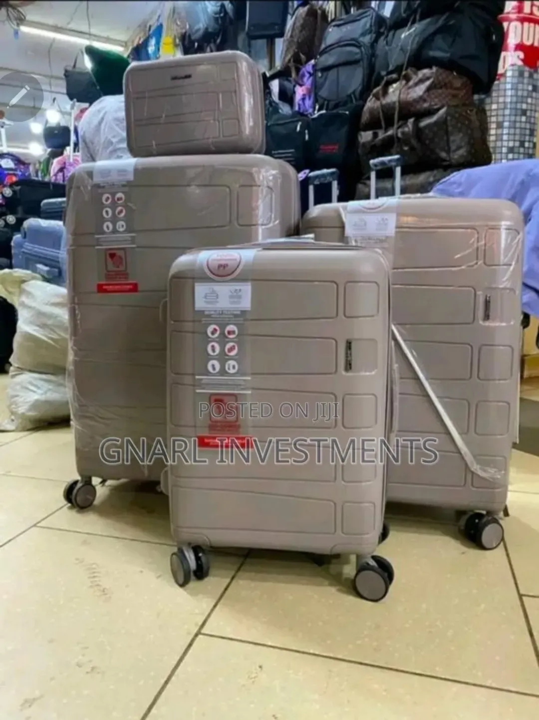 4 Set Suit Cases