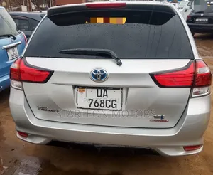 Toyota Corolla Fielder 2018 Silver