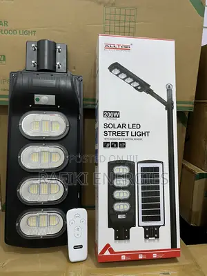 Solar LED Streetlight 200W
