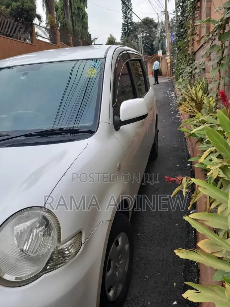 Toyota Sienta 2008 White