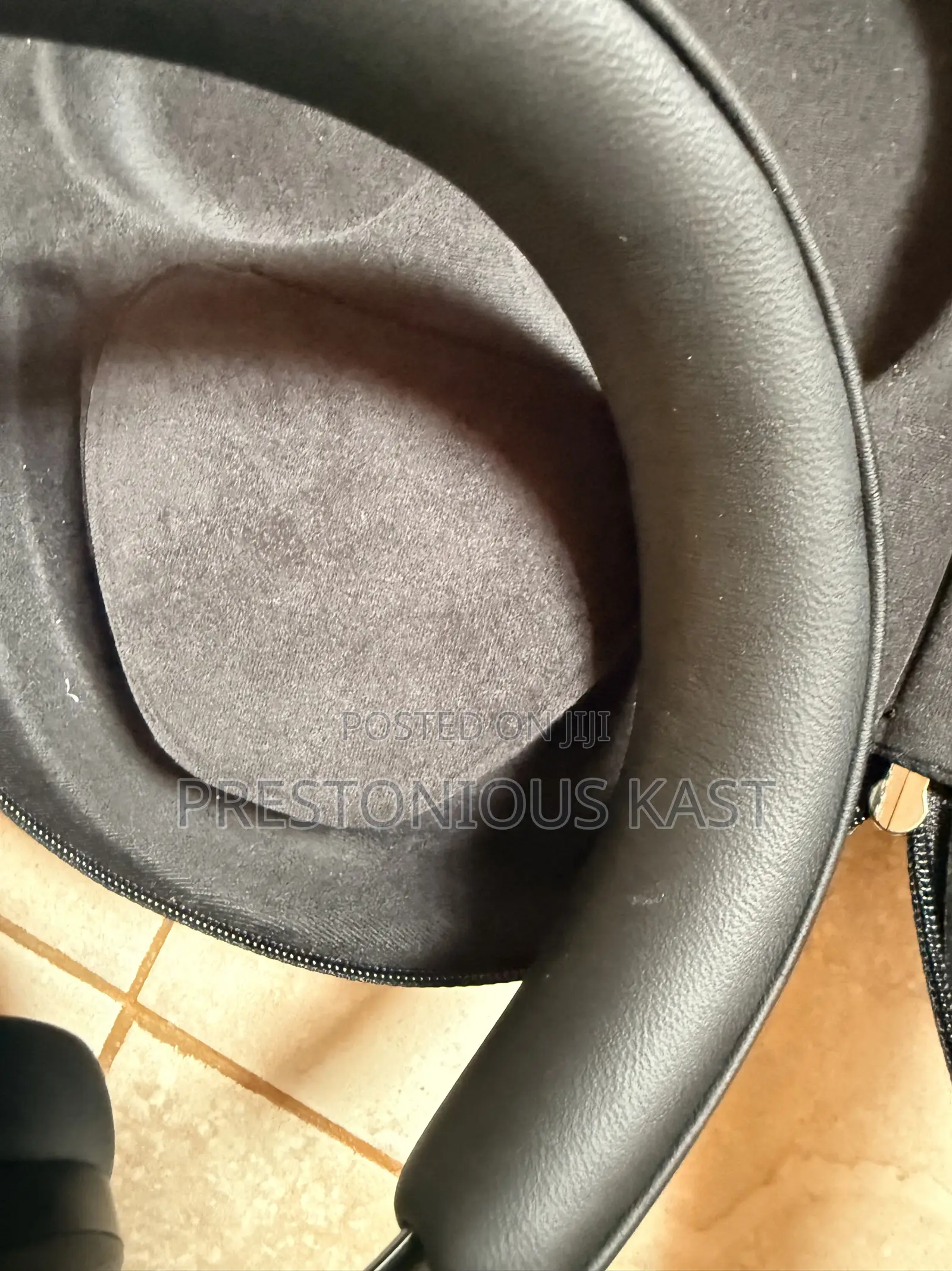 Bowers and Wilkins Px8 Headphone