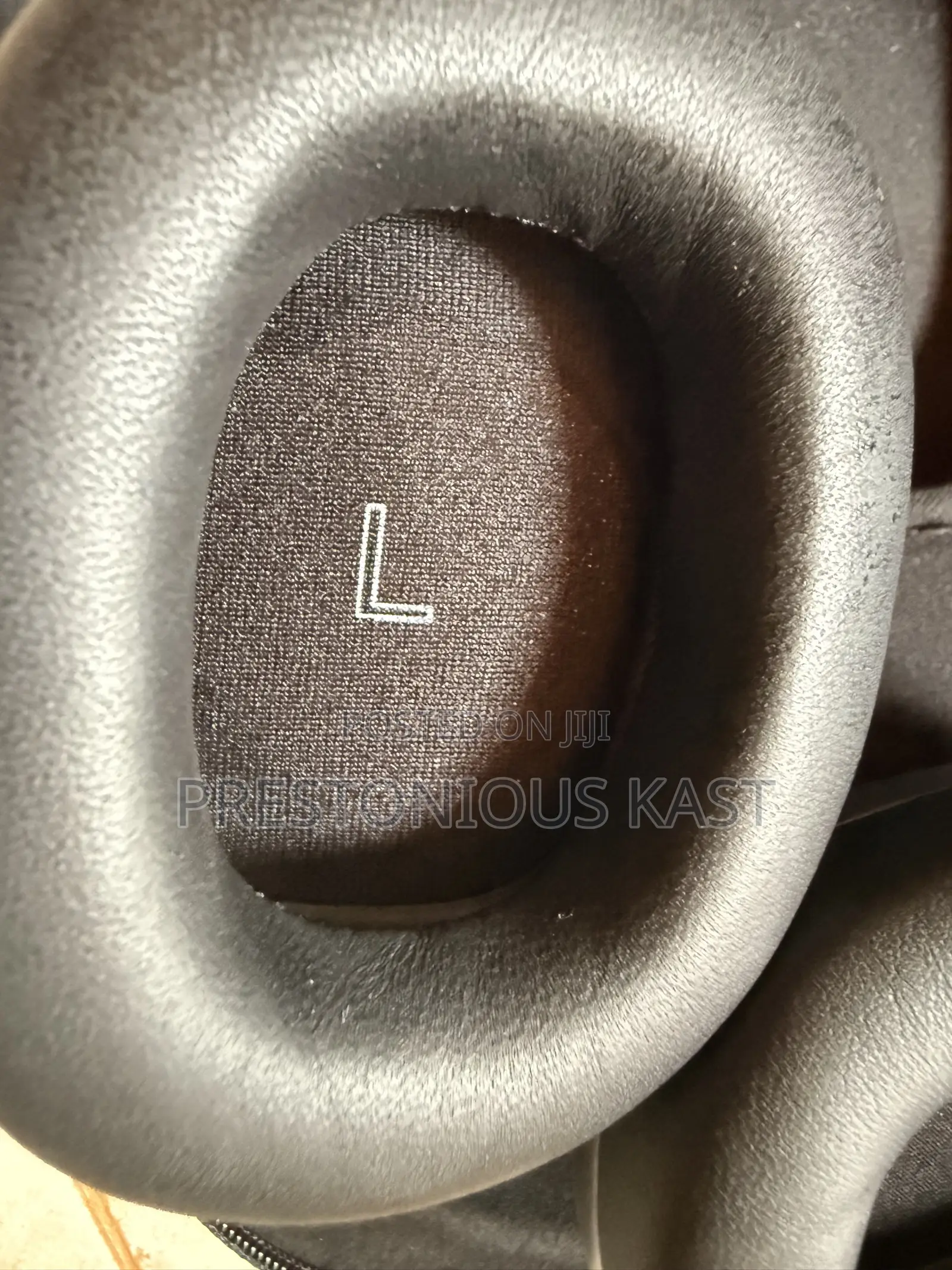 Bowers and Wilkins Px8 Headphone